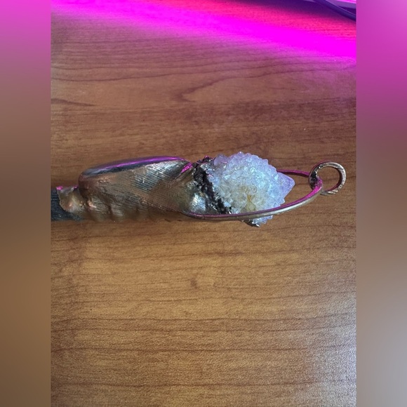 Stunning and Massive Crystal and Labradorite Copper Pendant with genuine Horn - Picture 4 of 8